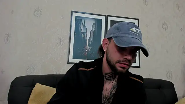Snapshot of KaneHunter chatting on May 15, 11:34 pm KaneHunter online show from May 15, 11:34 pm