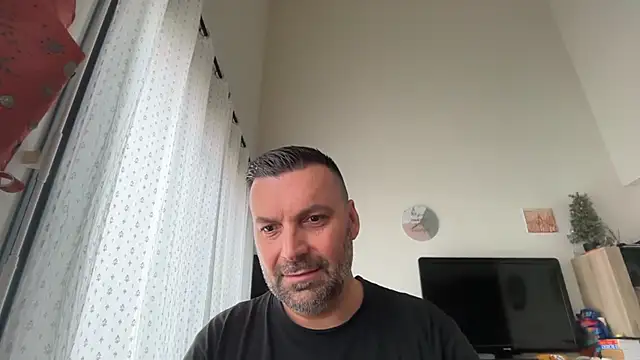 coolsmith81 online show from June 3, 7:22 am