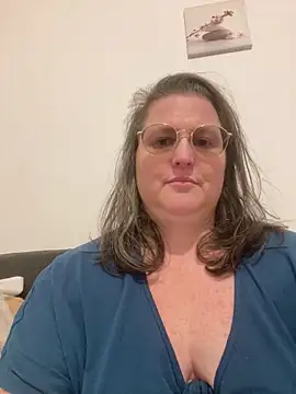 bea french curvy online show from February 25, 8:40 pm