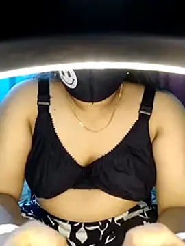 priya2098 online show from June 23, 5:33 pm