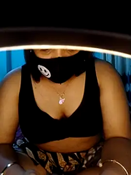 priya2098 online show from July 15, 6:13 pm