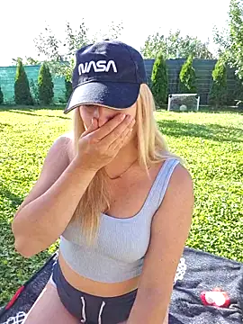 dixielarys online show from June 18, 5:41 am