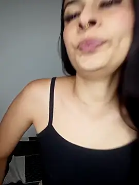 DARKJOLIE7 online show from April 1, 9:45 pm