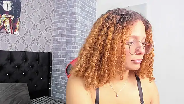 Snapshot of Crystal_bunn chatting on November 29, 6:00 pm Crystal bunn online show from November 29, 6:00 pm