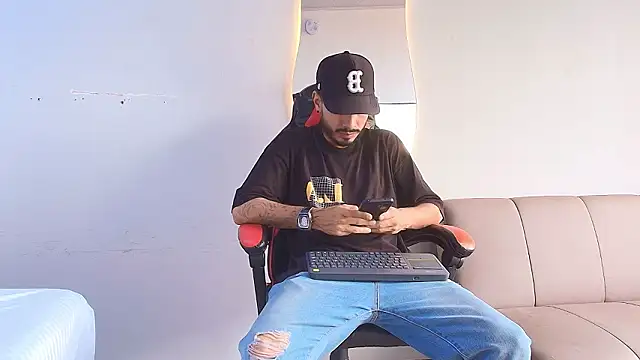 MatthewCullen online show from February 11, 7:52 pm