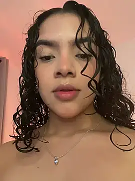 fluffycurls online show from February 20, 11:32 am