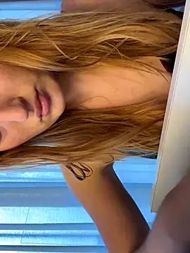 Snapshot of madlynginger chatting on December 5, 2:03 pm madlynginger online show from December 5, 2:03 pm