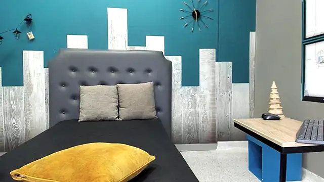 brian tattoo online show from December 1, 12:43 pm