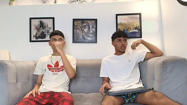 Snapshot of COUPLES_BOYS chatting on February 14, 1:35 am COUPLES BOYS online show from February 14, 1:35 am