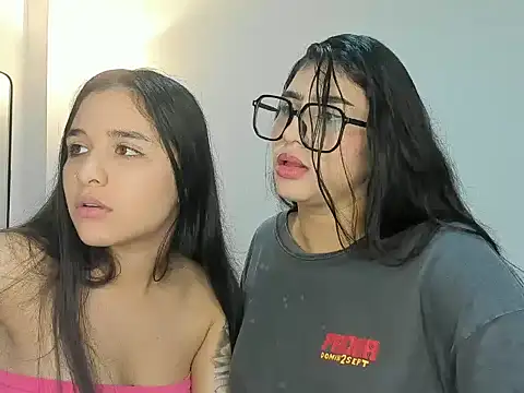 Snapshot of ROUS_SWEET_ chatting on December 2, 1:55 am ROUS SWEET online show from December 2, 1:55 am