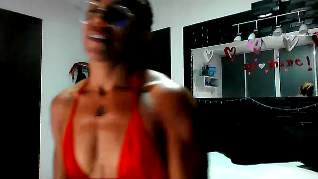 Snapshot of sexymusclegoddess chatting on July 25, 1:04 am sexymusclegoddess online show from July 25, 1:04 am
