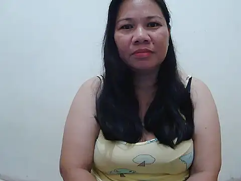 Snapshot of hottiemama69 chatting on November 27, 9:28 pm hottiemama69 online show from November 27, 9:28 pm