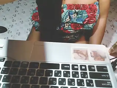 FlorMoreno Palangga online show from December 13, 10:15 pm