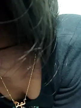 Zoyaa-Zubair online show from February 14, 5:21 pm