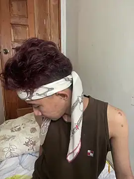 asiantwink0000 online show from February 5, 5:56 am