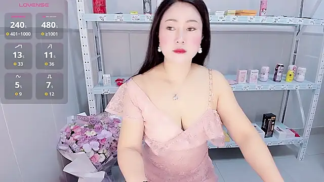 Snapshot of Wan-Yun-520 chatting on June 16, 12:24 am Wan-Yun-520 online show from June 16, 12:24 am