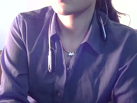 Snapshot of Hot_Princess2000 chatting on January 9, 7:33 am Hot Princess2000 online show from January 9, 7:33 am