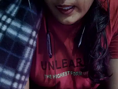 Snapshot of Hot_Princess2000 chatting on January 10, 7:26 pm Hot Princess2000 online show from January 10, 7:26 pm