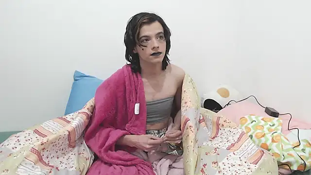 ShyBabyFem online show from May 14, 10:27 pm