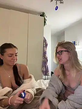 RosieLovexoxx online show from January 9, 6:10 pm