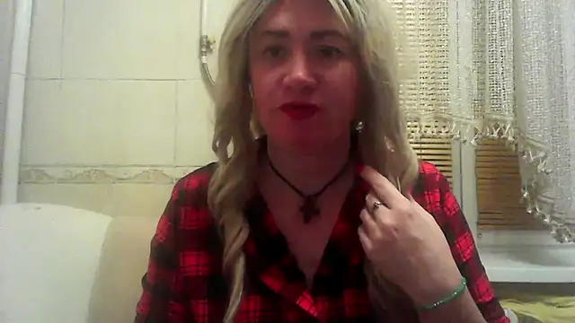 Snapshot of ClaireShannon chatting on December 19, 5:42 pm ClaireShannon online show from December 19, 5:42 pm