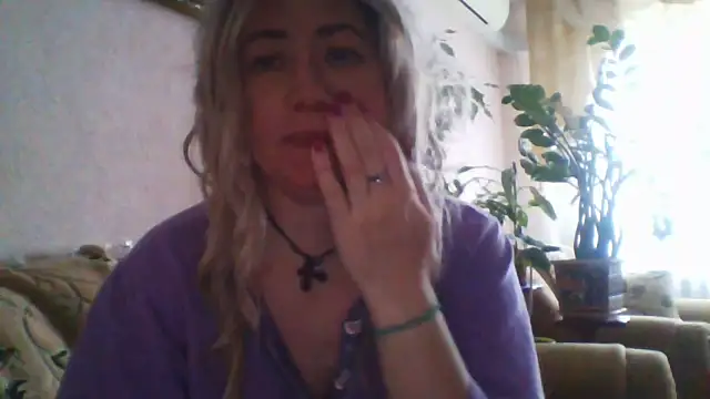 Snapshot of ClaireShannon chatting on January 6, 11:03 am ClaireShannon online show from January 6, 11:03 am