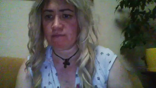 Snapshot of ClaireShannon chatting on January 8, 5:48 pm ClaireShannon online show from January 8, 5:48 pm