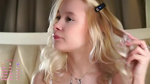 Snapshot of AunclreaVache chatting on February 13, 2:02 pm AunclreaVache online show from February 13, 2:02 pm