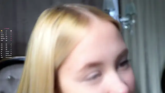 Snapshot of AunclreaVache chatting on March 1, 1:18 am AunclreaVache online show from March 1, 1:18 am