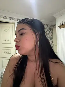 sweet ruby  online show from May 17, 12:08 am