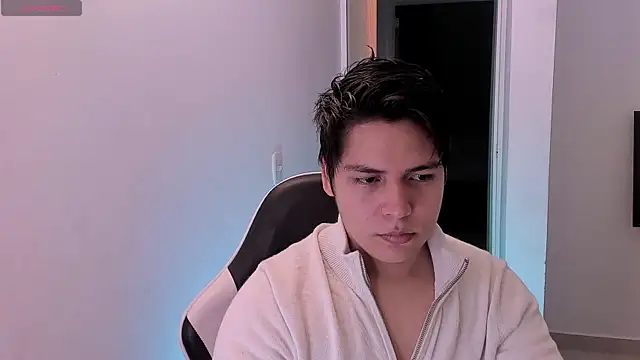 Snapshot of Asta_YunoXXX chatting on July 19, 3:32 am Asta YunoXXX online show from July 19, 3:32 am