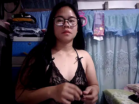 Snapshot of xxdreamgirl69 chatting on April 21, 9:39 pm xxdreamgirl69 online show from April 21, 9:39 pm