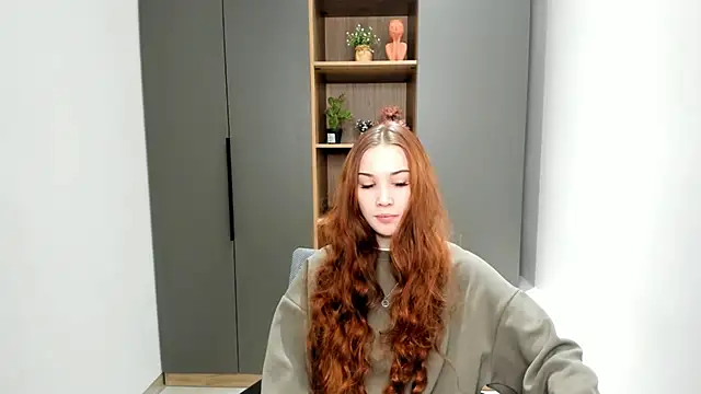 Snapshot of ElizaHunkins chatting on November 30, 8:29 am ElizaHunkins online show from November 30, 8:29 am