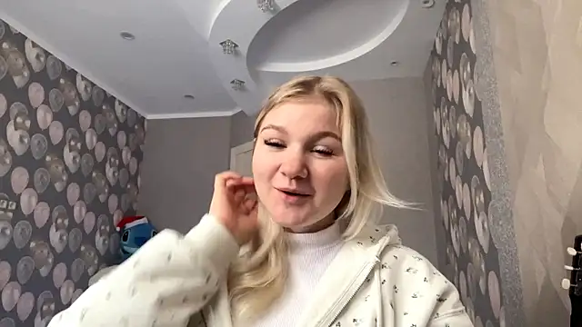 NicolleArrowsmith online show from February 23, 1:19 pm