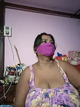 Snapshot of me-pari-hu chatting on July 17, 6:13 pm me-pari-hu online show from July 17, 6:13 pm