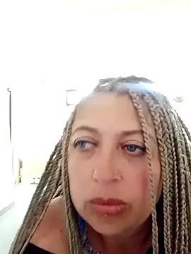 MilfArlet online show from March 28, 6:07 pm