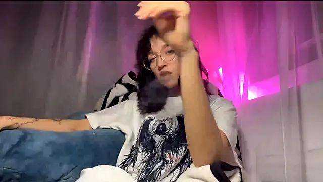 Snapshot of Raylli_Jorden chatting on December 1, 4:12 pm Raylli Jorden online show from December 1, 4:12 pm