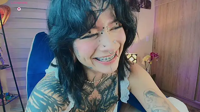 Snapshot of AryRousse chatting on February 14, 12:40 am AryRousse online show from February 14, 12:40 am