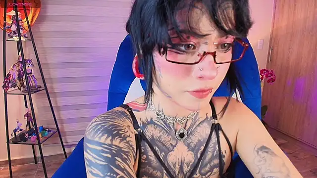 Snapshot of AryRousse chatting on February 19, 3:24 am AryRousse online show from February 19, 3:24 am