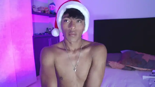 Snapshot of santinaughty chatting on December 1, 4:28 am santinaughty online show from December 1, 4:28 am