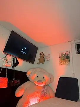 santinaughty online show from May 4, 10:39 pm