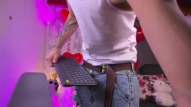 Jake beach  online show from February 14, 4:09 am