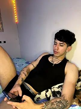 wil hot online show from December 18, 3:40 pm