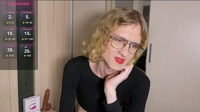 Avery adam online show from December 16, 9:20 pm