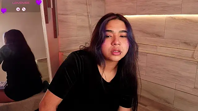 Mylarossi online show from April 17, 3:26 pm