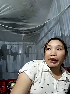 Snapshot of Evelyn-n chatting on March 21, 12:32 pm Evelyn-n online show from March 21, 12:32 pm