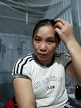 Snapshot of Evelyn-n chatting on March 23, 11:58 am Evelyn-n online show from March 23, 11:58 am