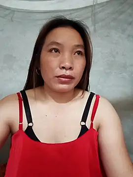 Snapshot of Evelyn-n chatting on April 17, 12:02 am Evelyn-n online show from April 17, 12:02 am