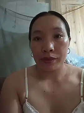 Snapshot of Evelyn-n chatting on June 13, 1:31 pm Evelyn-n online show from June 13, 1:31 pm