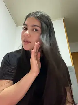 Snapshot of camilita_1820 chatting on March 13, 12:06 am camilita 1820 online show from March 13, 12:06 am